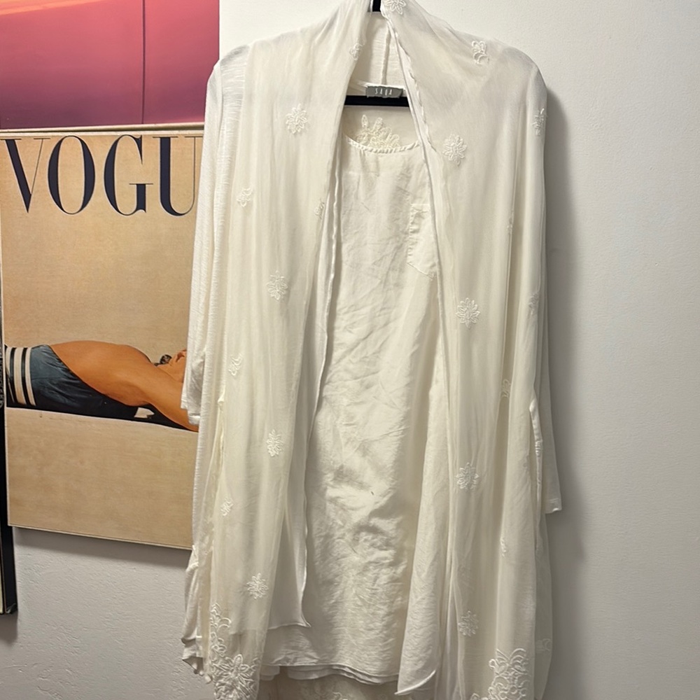 SAGA Elegant White Embroidered Cardigan and Tank Set S